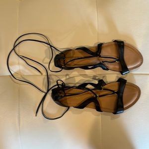 GUESS BLACK LACE UP SANDALS. perfect for fancy or beach! Too small for me.